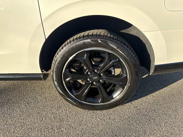 Used 2022 Ford Expedition Max Limited image 9