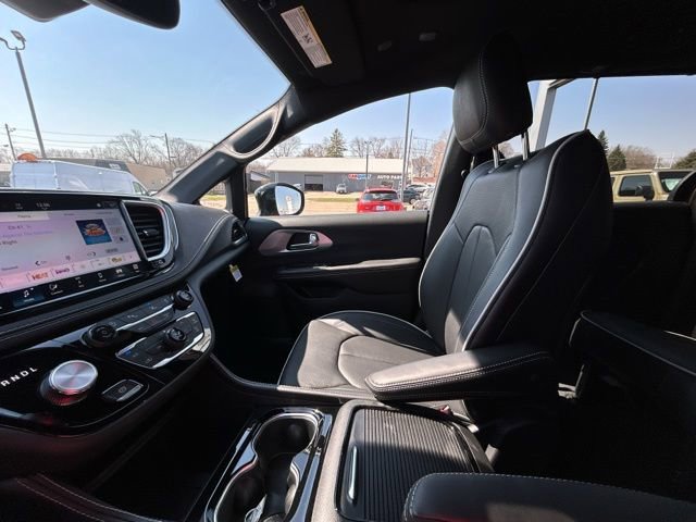 New 2026 Chrysler Pacifica Limited AWD/4WD image 54