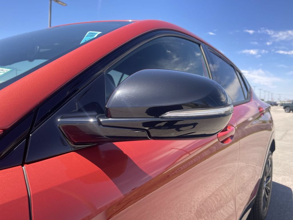 Used 2024 Buick Envista Sport Touring w/ Convenience II Package FWD image 11