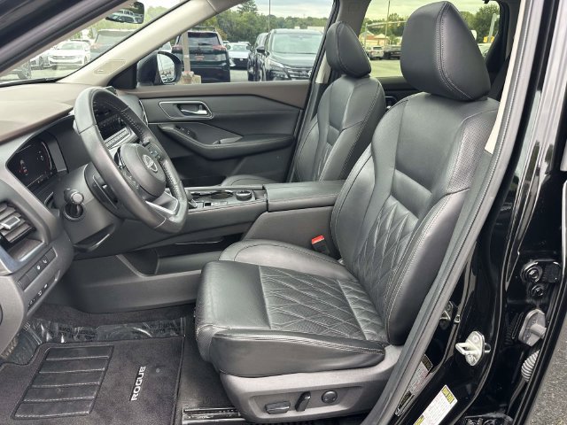 Used 2023 Nissan Rogue Platinum w/ Platinum Premium Package AWD/4WD image 16