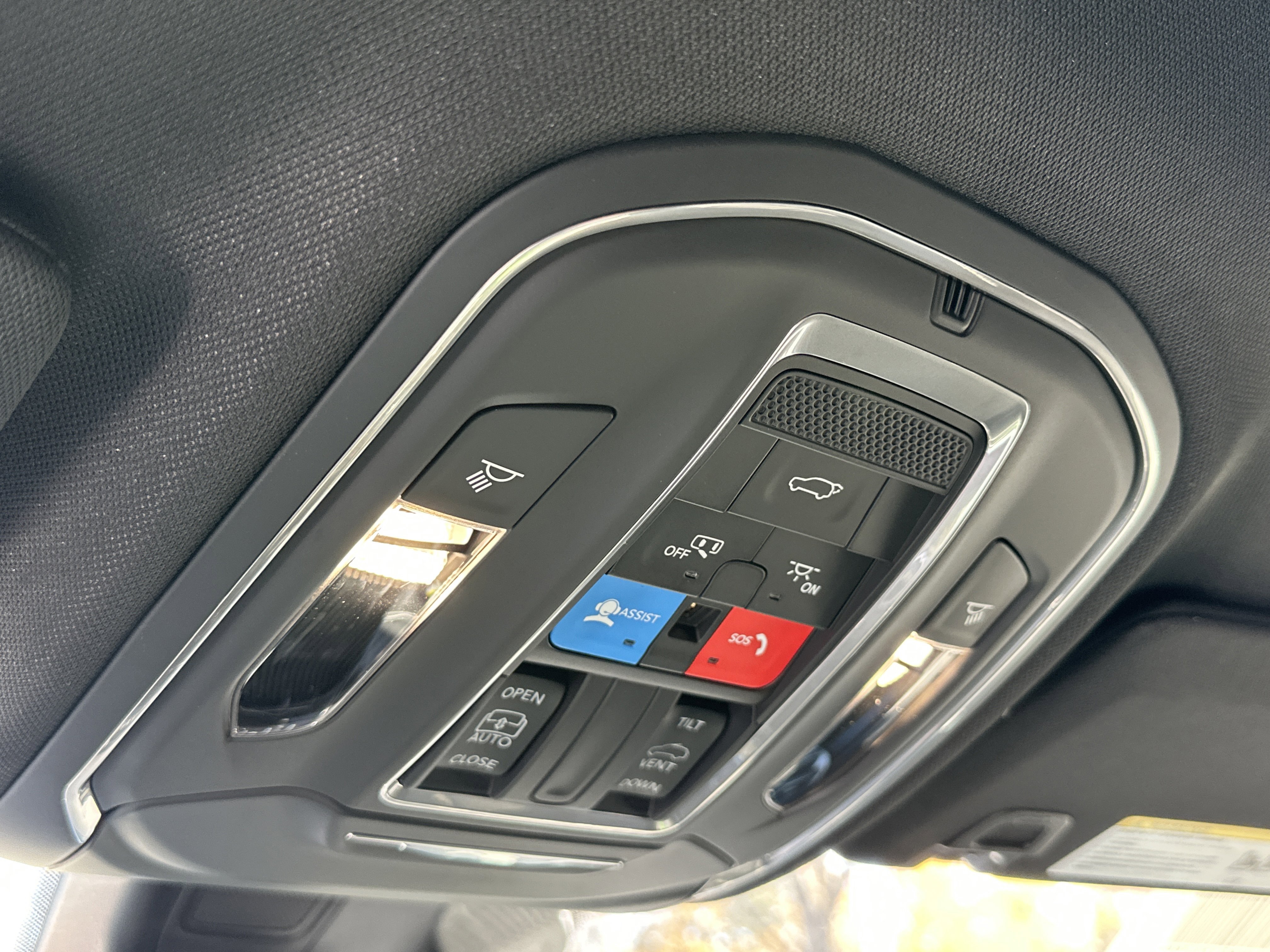 New 2025 Jeep Grand Cherokee Altitude image 13