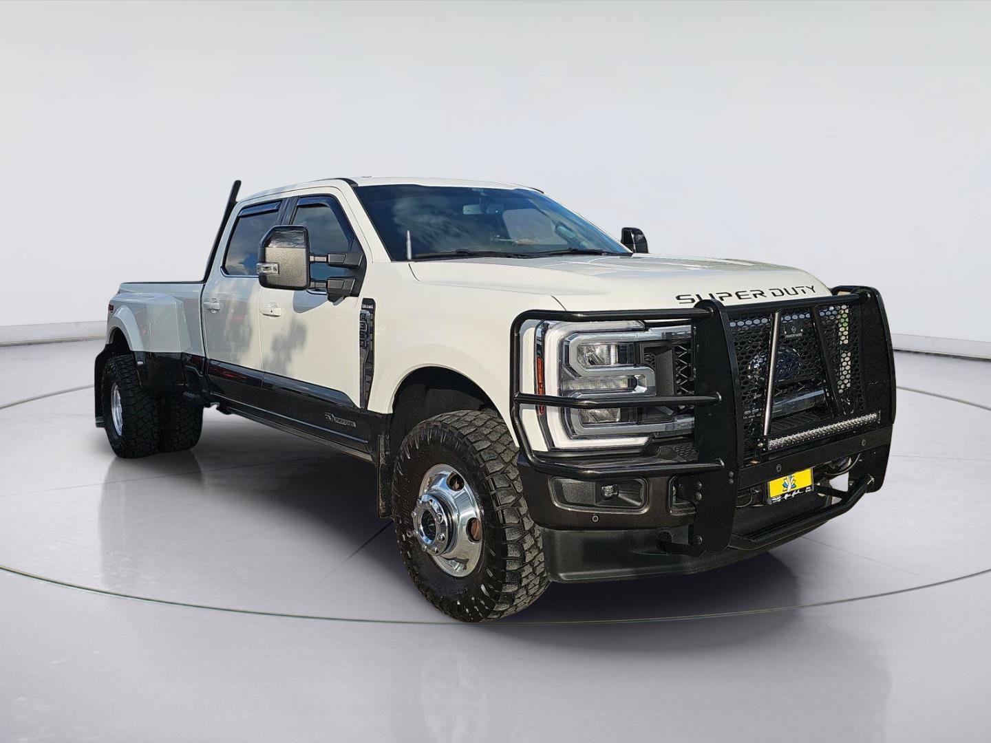 Used 2025 Ford F350 King Ranch w/ FX4 Off-Road Package AWD/4WD image 7