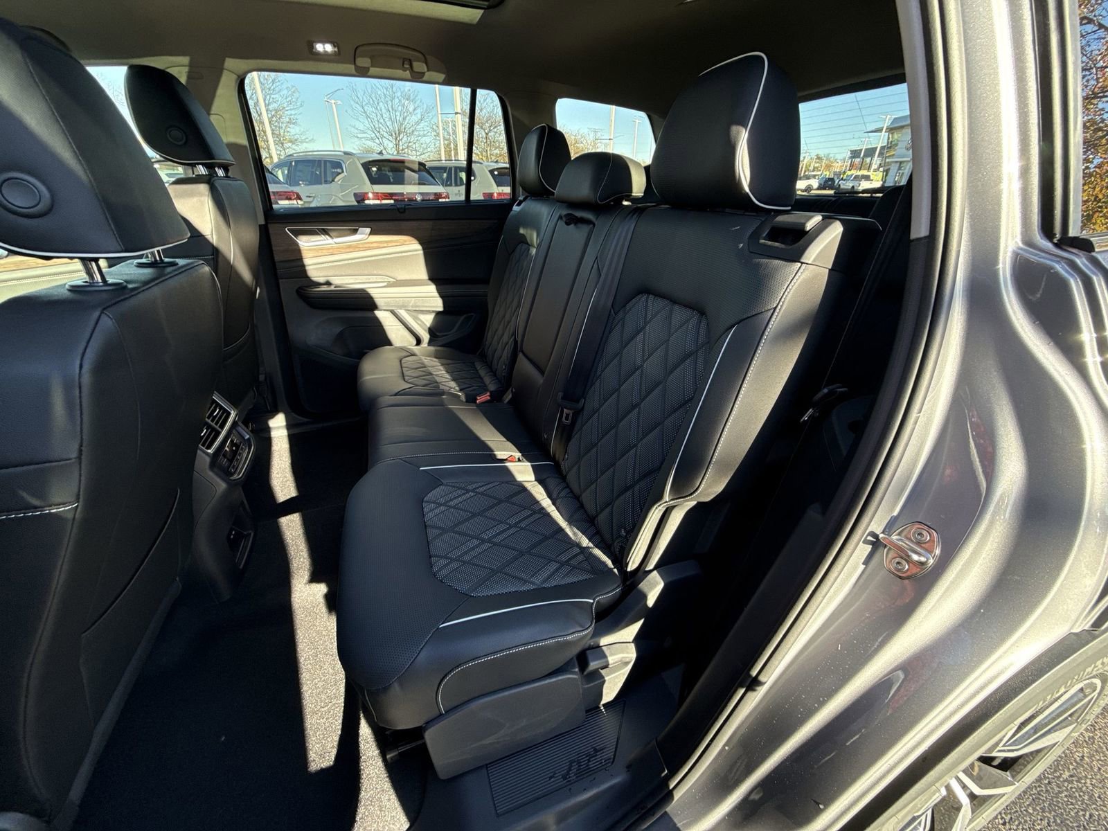 New 2026 Volkswagen Atlas SEL Premium R-Line image 24