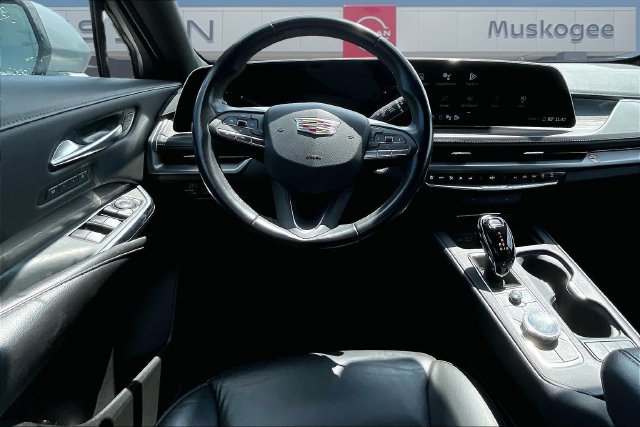 Used 2024 Cadillac XT4 Premium Luxury FWD image 8