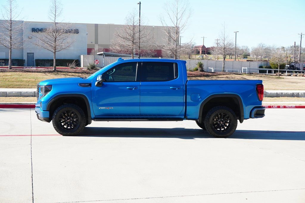 Used 2023 GMC Sierra 1500 AT4X image 2