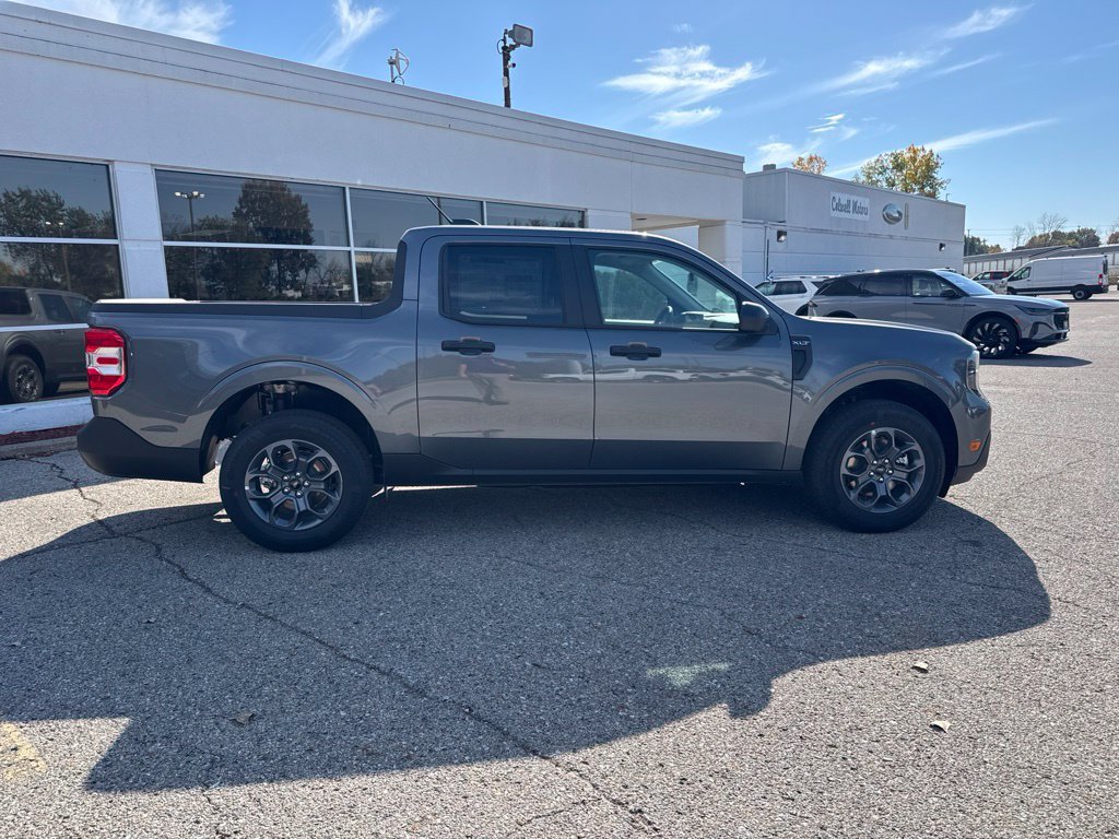 New 2026 Ford Maverick XLT w/ Equipment Group 301A AWD/4WD image 2