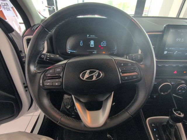 Used 2025 Hyundai Venue SEL FWD image 21