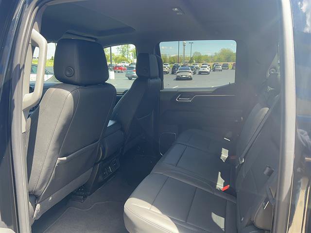Used 2026 GMC Sierra 1500 SLT AWD/4WD image 18
