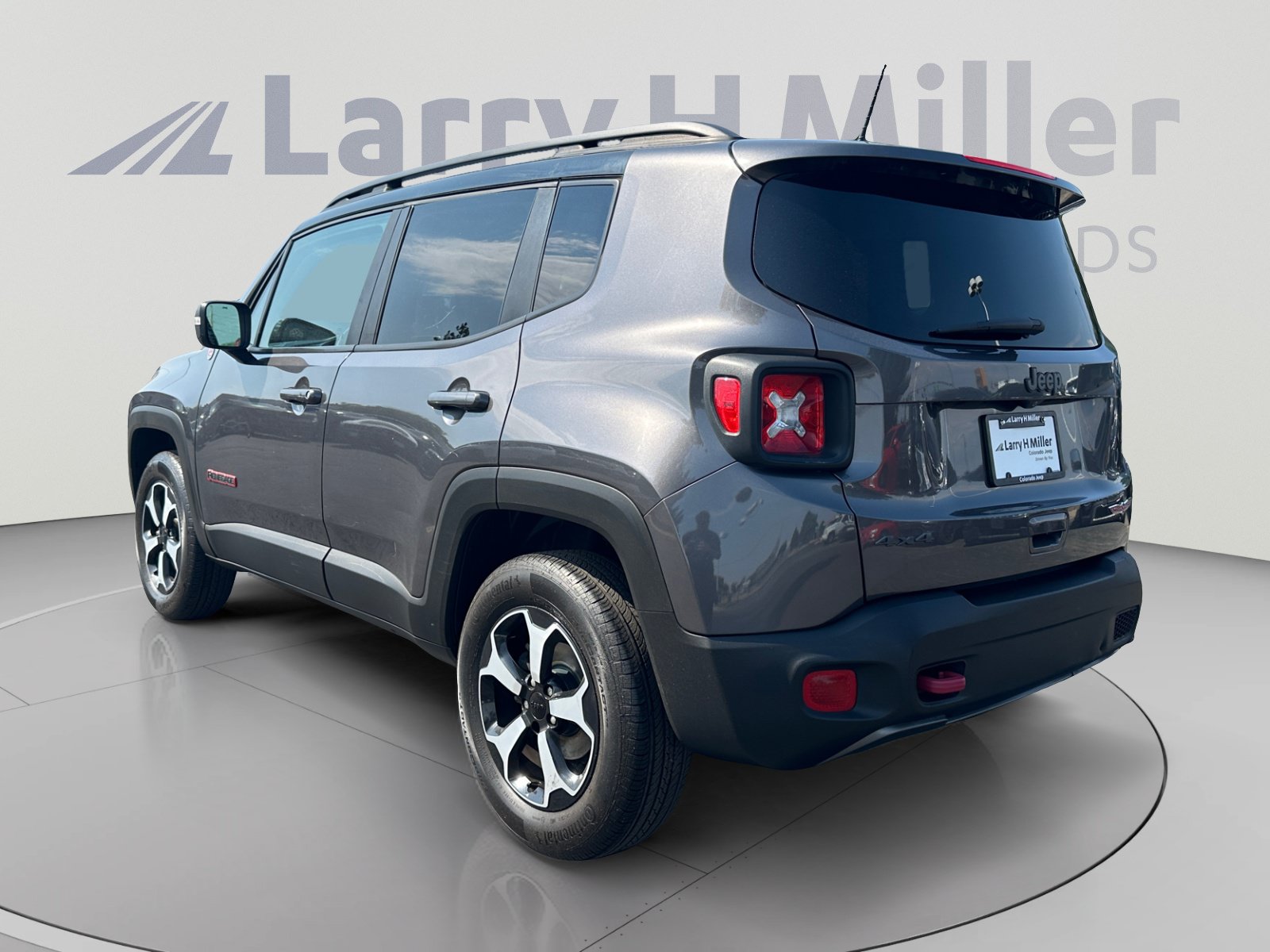 Used 2019 Jeep Renegade Trailhawk w/ Cold Weather Group II AWD/4WD image 3