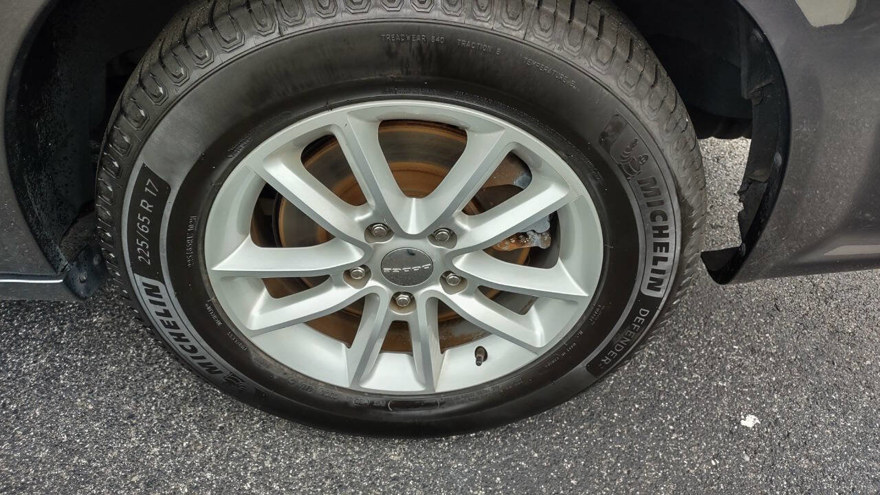 Used 2019 Dodge Grand Caravan SXT image 37