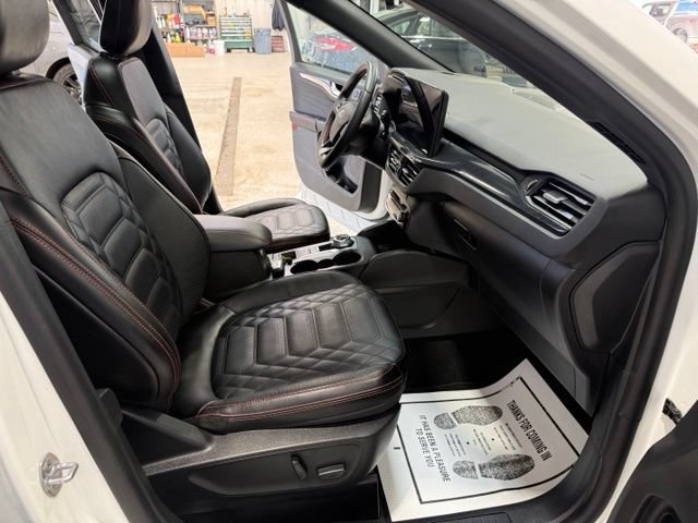 Used 2024 Ford Escape ST-Line Elite w/ Premium Technology Package AWD/4WD image 15