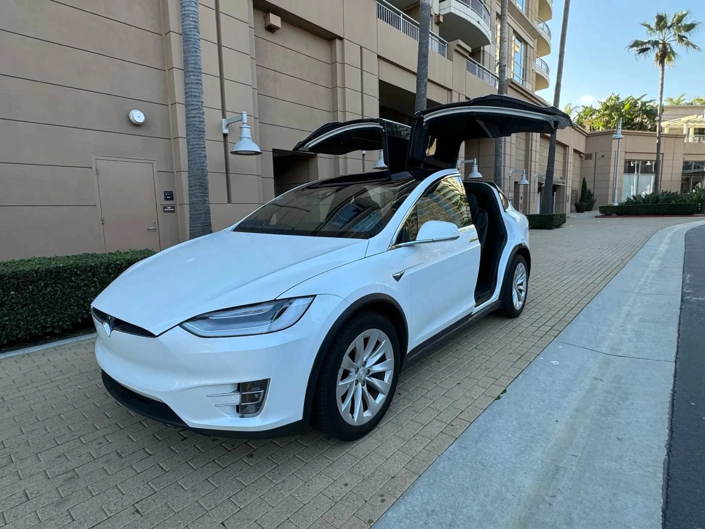 Used 2021 Tesla Model X Long Range AWD/4WD image 5