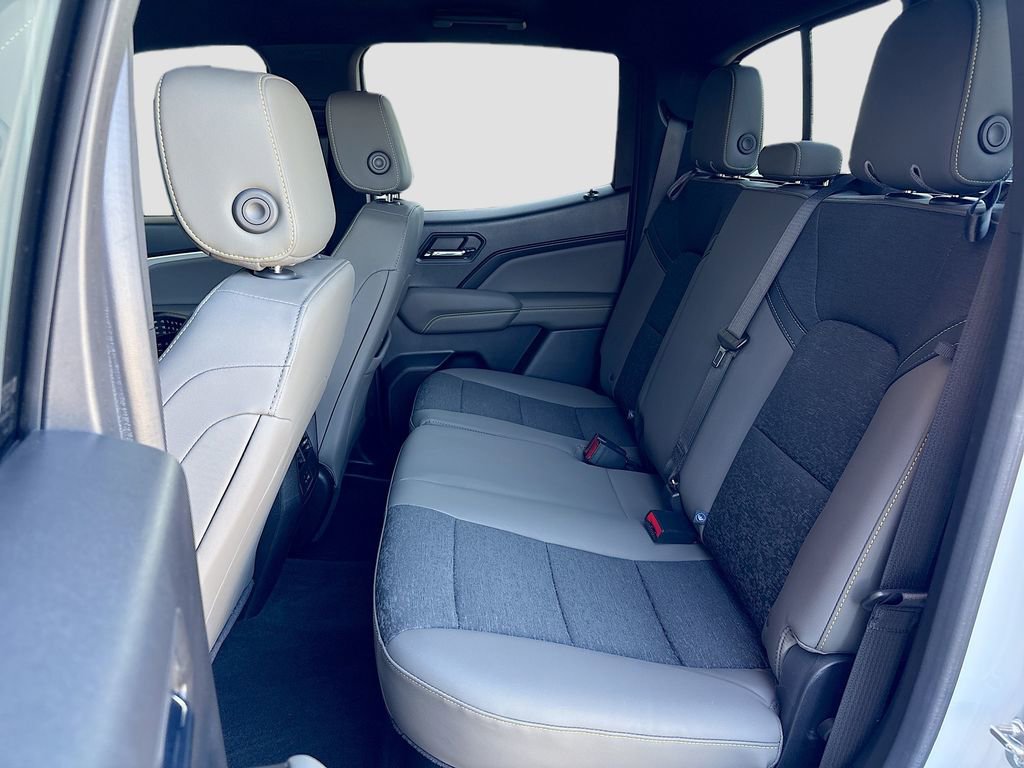 Used 2024 Chevrolet Colorado ZR2 w/ Technology Package image 20