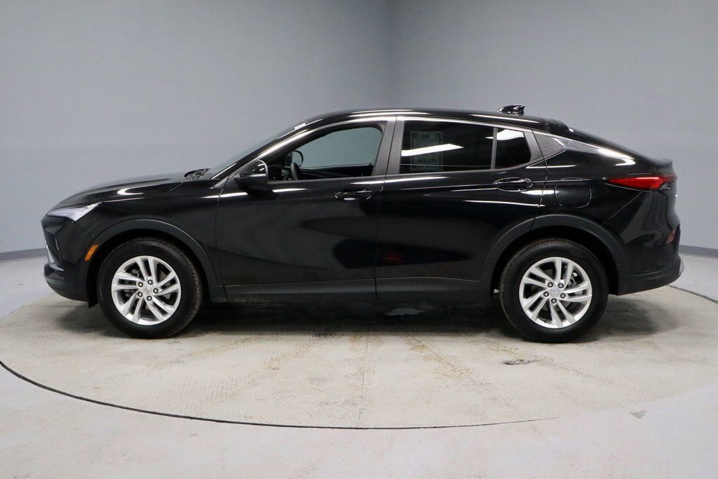 Used 2025 Buick Envista Preferred w/ Convenience II Package image 7