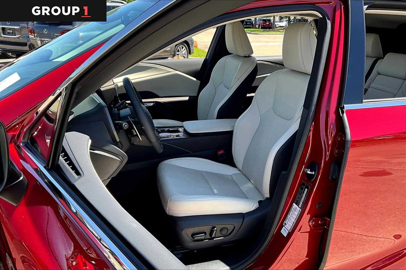 Used 2025 Lexus RX 350 Premium Plus w/ Convenience Package image 7