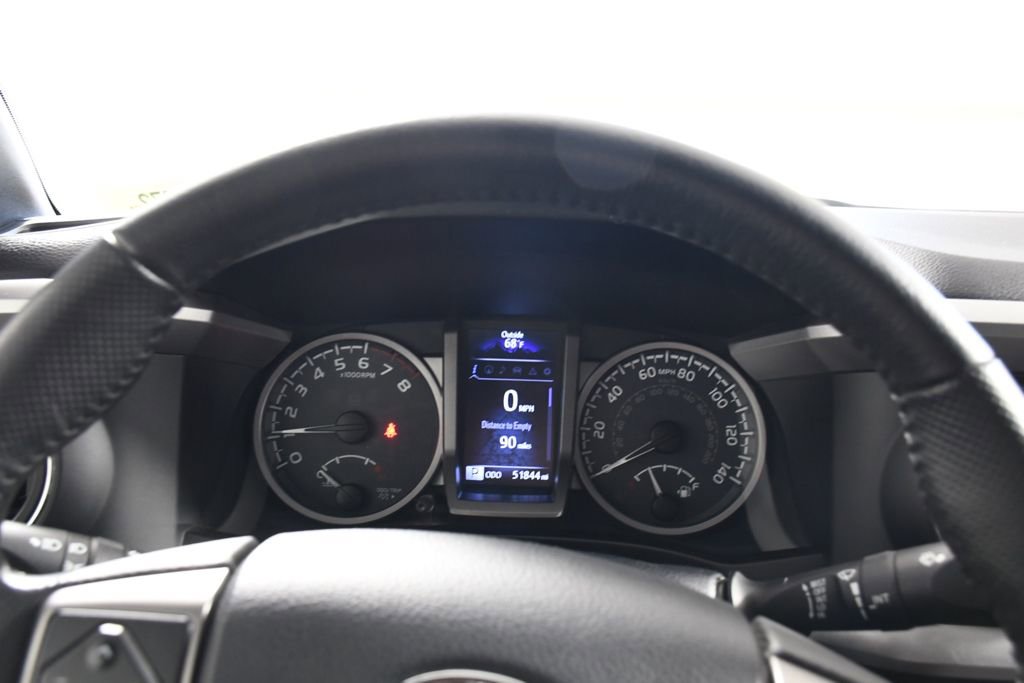Used 2017 Toyota Tacoma Limited w/ Tow Package image 30
