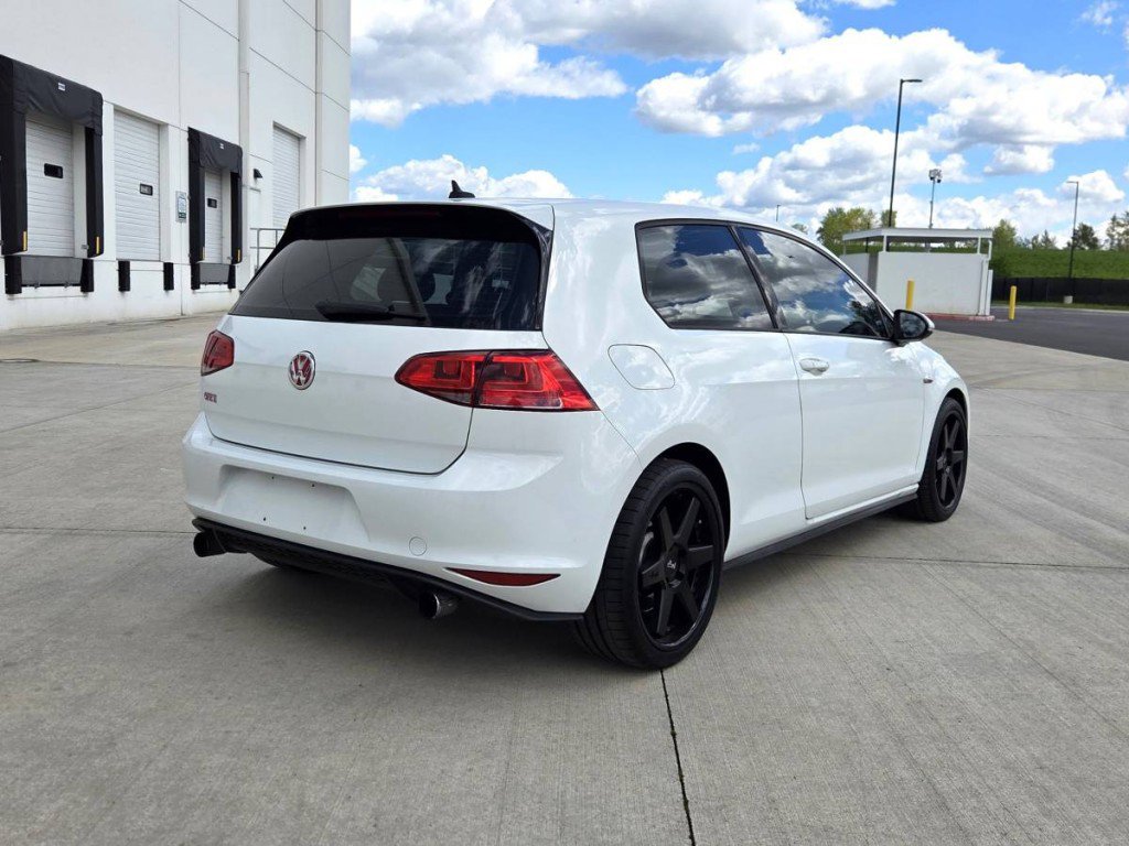 Used 2015 Volkswagen GTI SE FWD image 5