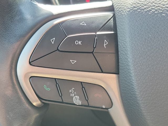 Used 2020 Jeep Grand Cherokee Laredo AWD/4WD image 13
