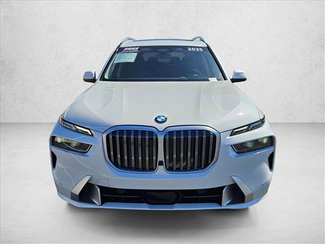 Certified 2025 BMW X7 xDrive40i w/ Premium Package AWD/4WD image 2