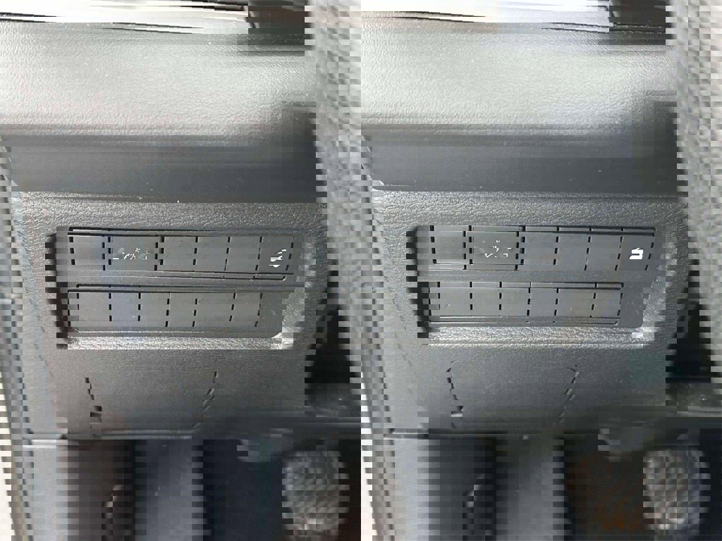 Used 2023 Mitsubishi Outlander SE image 20