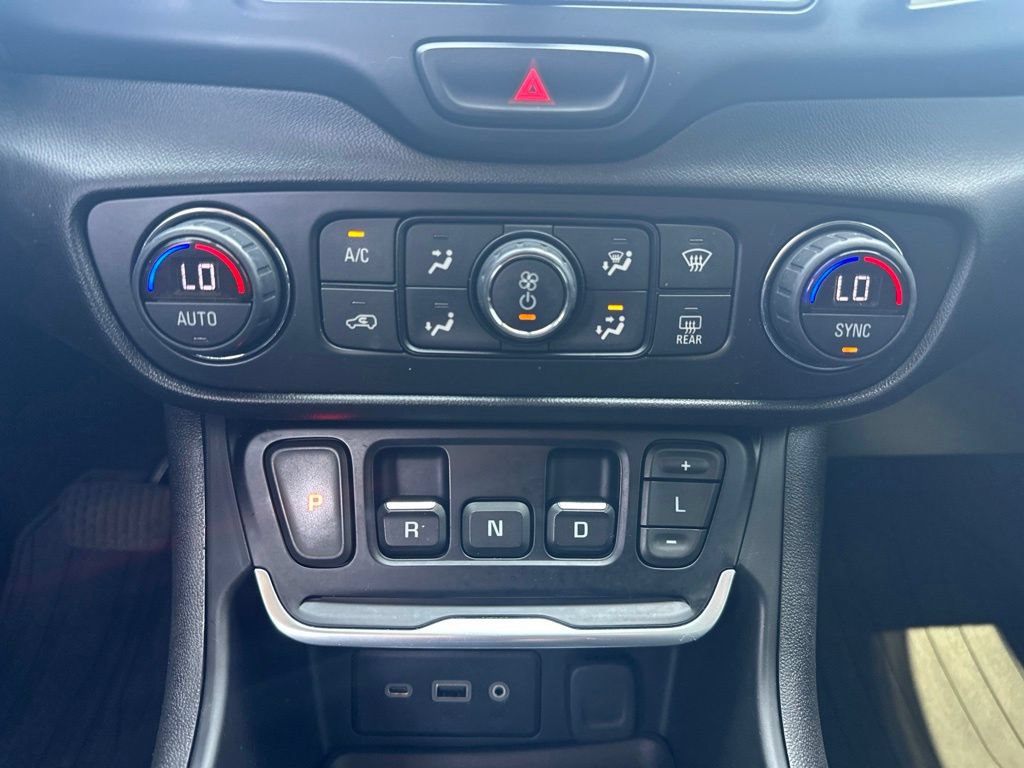Used 2018 GMC Terrain SLE w/ Driver Convenience Package AWD/4WD image 23