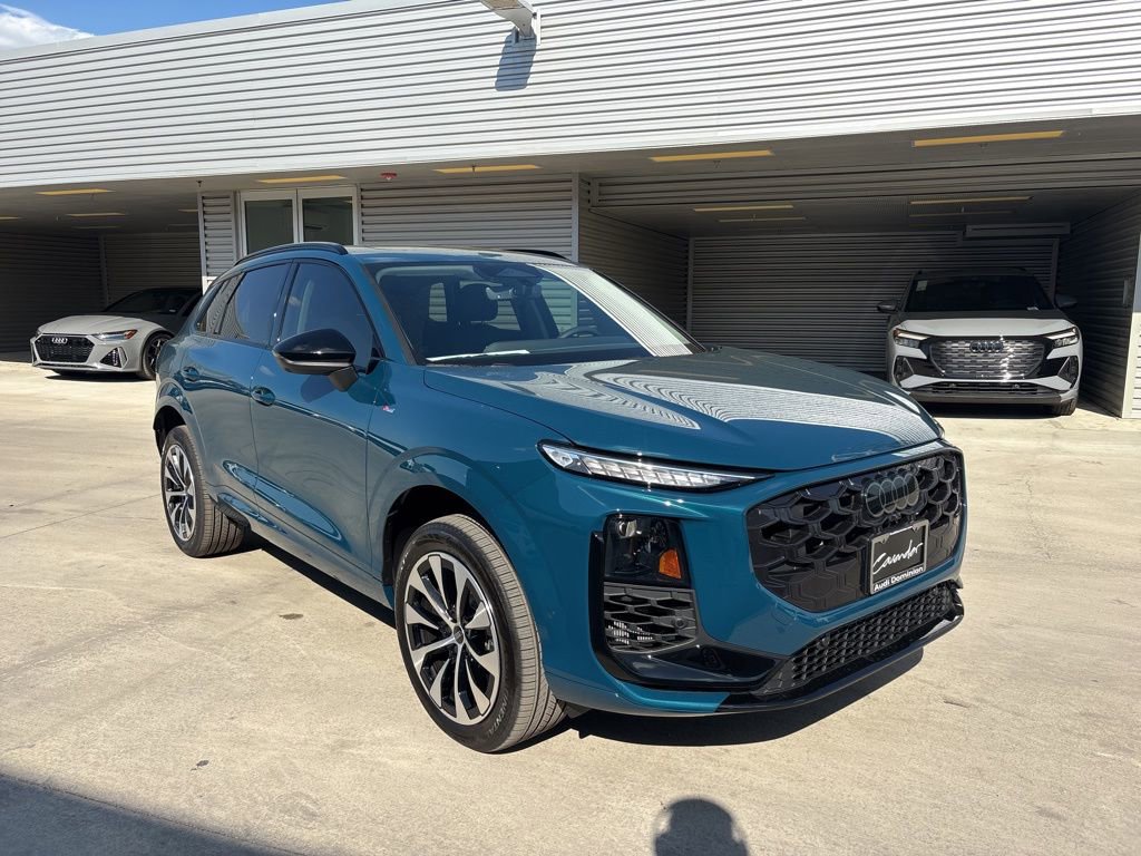 New 2026 Audi Q3 quattro 2.0T AWD/4WD image 3