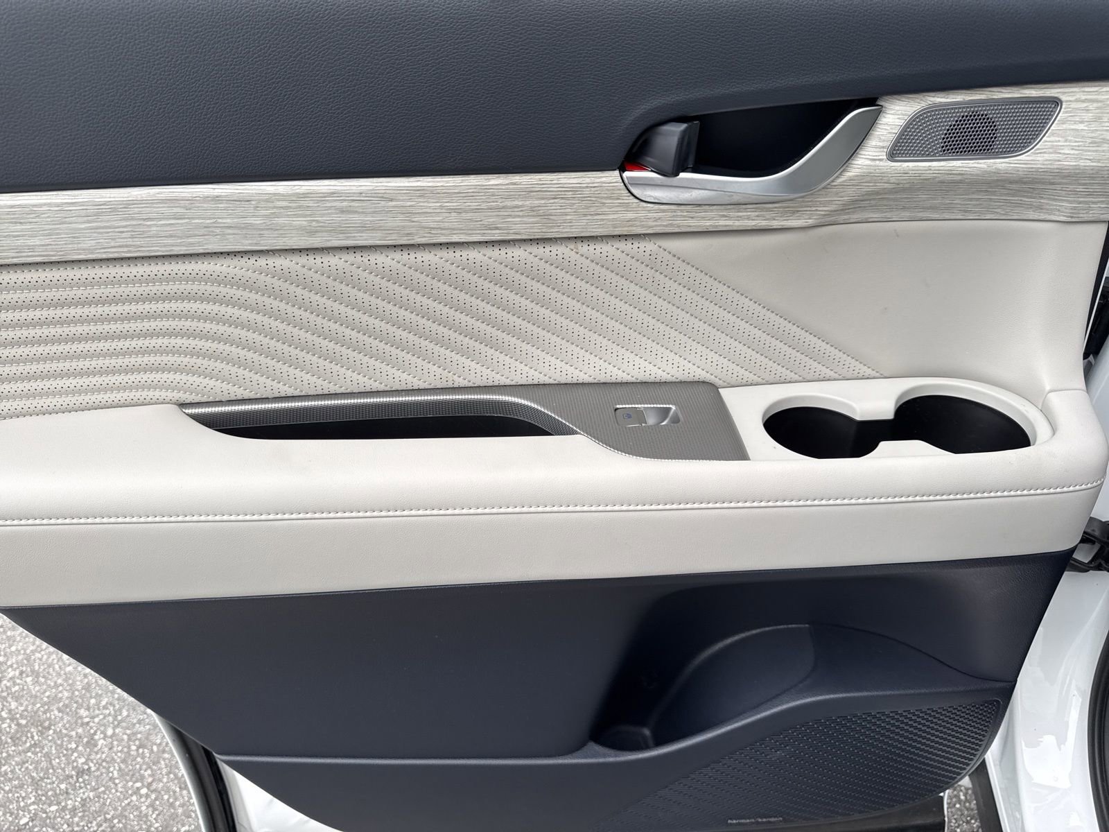 Used 2025 Hyundai Palisade Calligraphy image 16