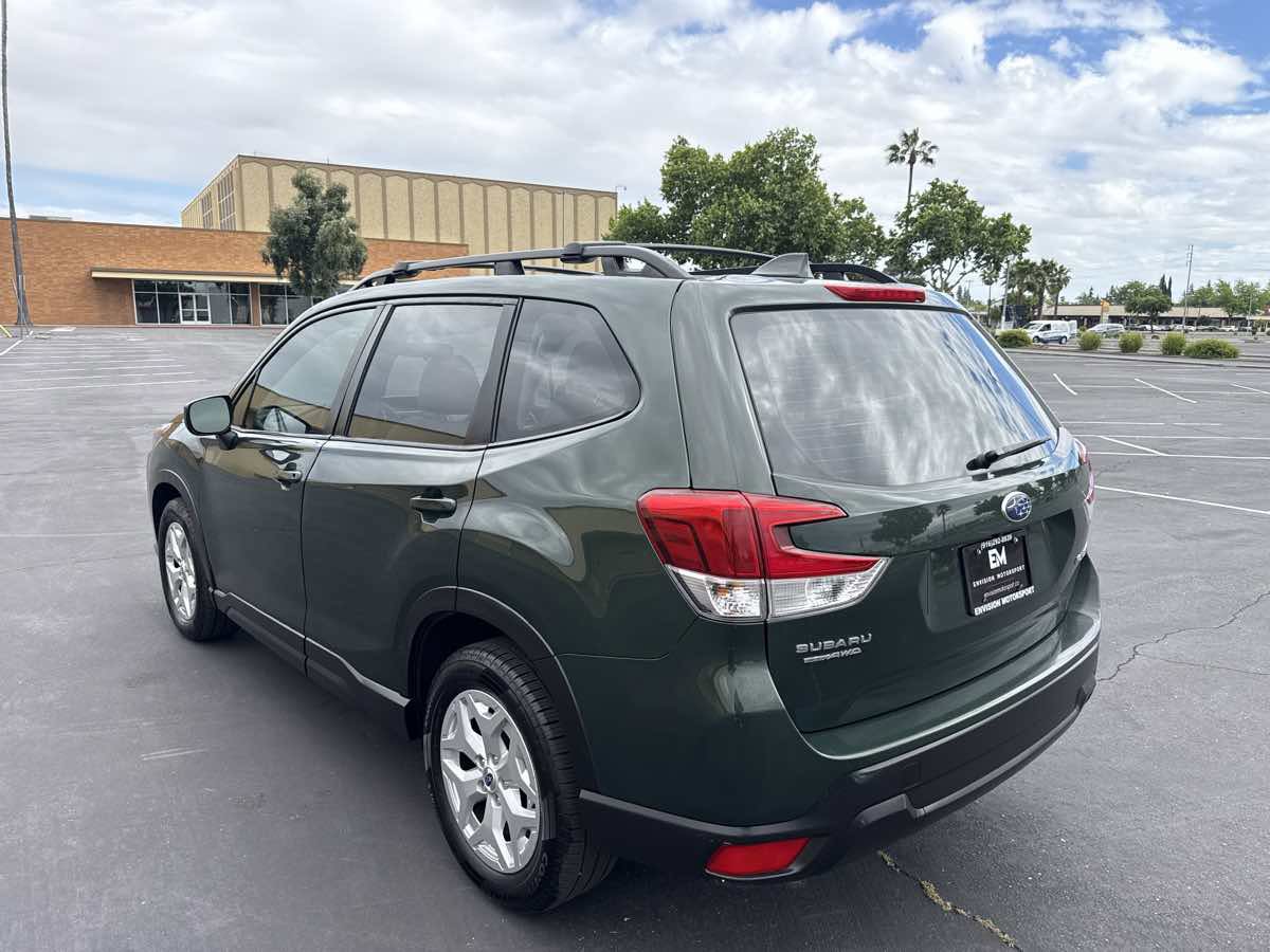 Used 2023 Subaru Forester Premium image 5