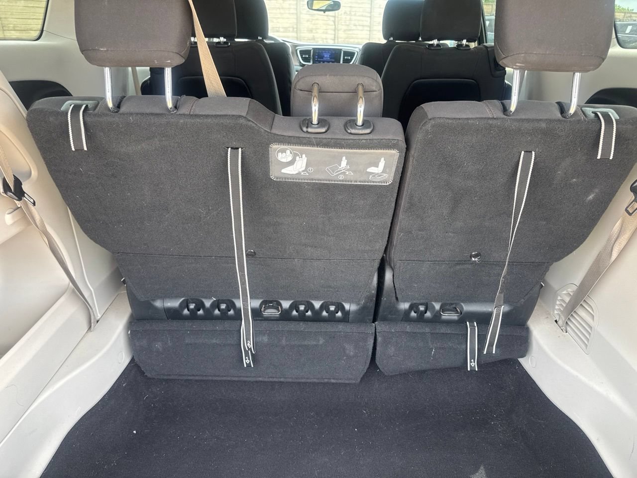Used 2017 Chrysler Pacifica Touring FWD image 31