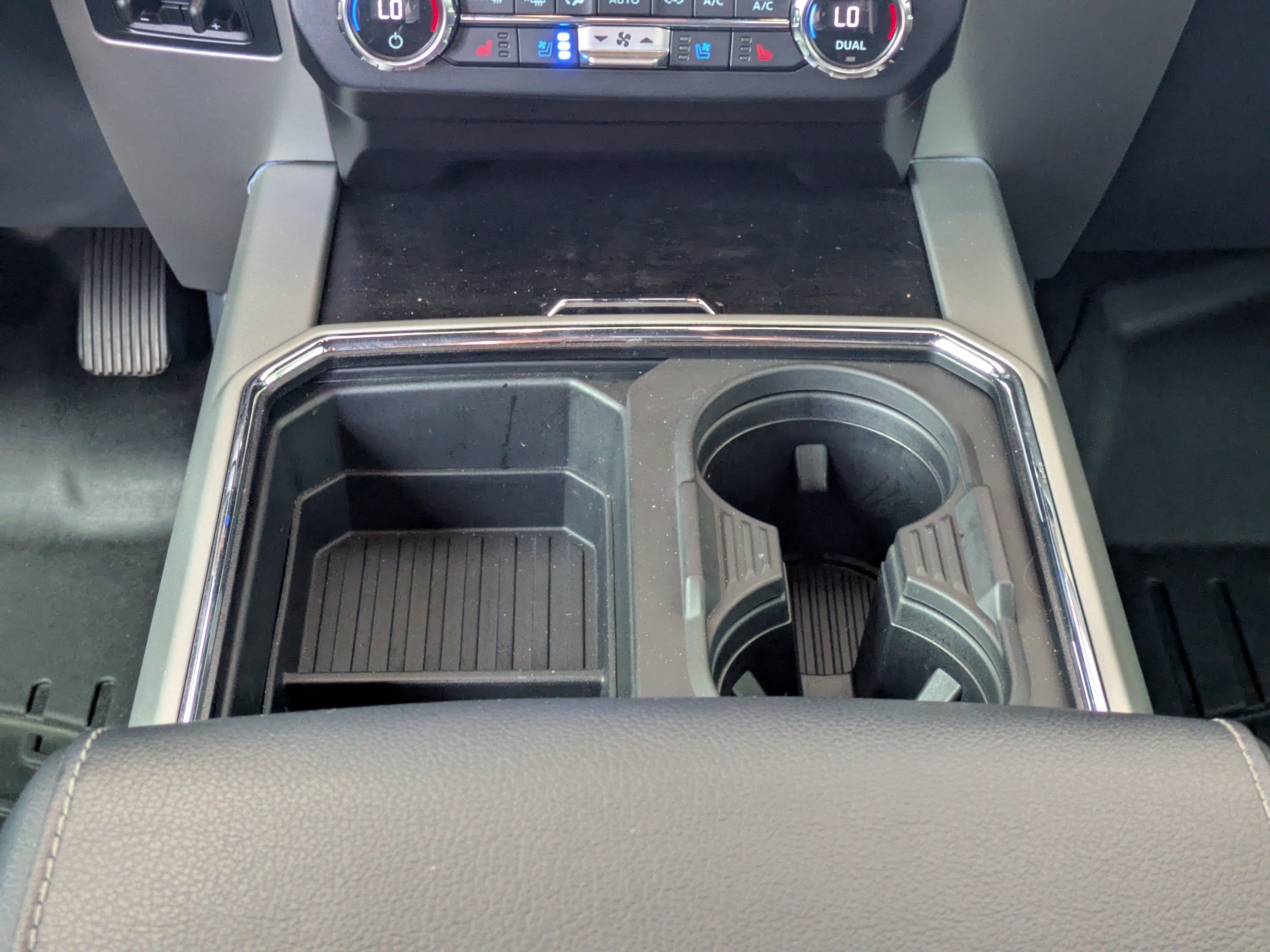 Used 2022 Ford F250 Lariat w/ Black Appearance Package AWD/4WD image 19