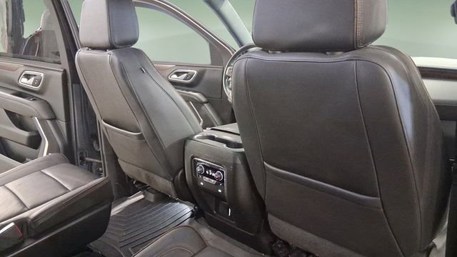 Used 2022 Chevrolet Suburban High Country image 13