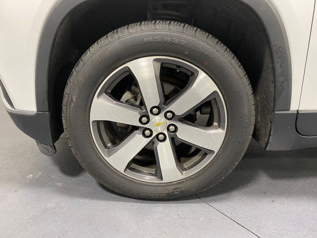 Used 2018 Chevrolet Traverse LT image 19