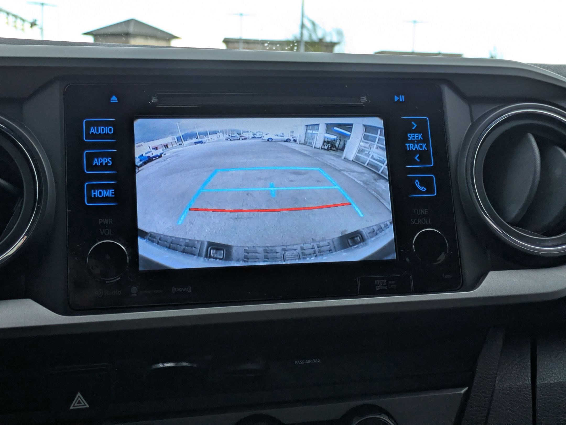 Used 2018 Toyota Tacoma TRD Sport w/ Technology Package image 25