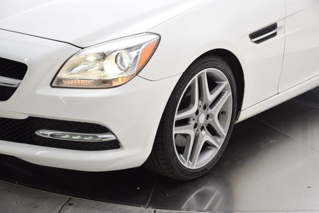 Used 2016 Mercedes-Benz SLK 300 image 11