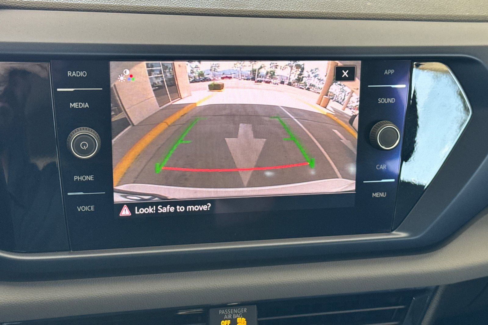 Used 2022 Volkswagen Taos SE image 18