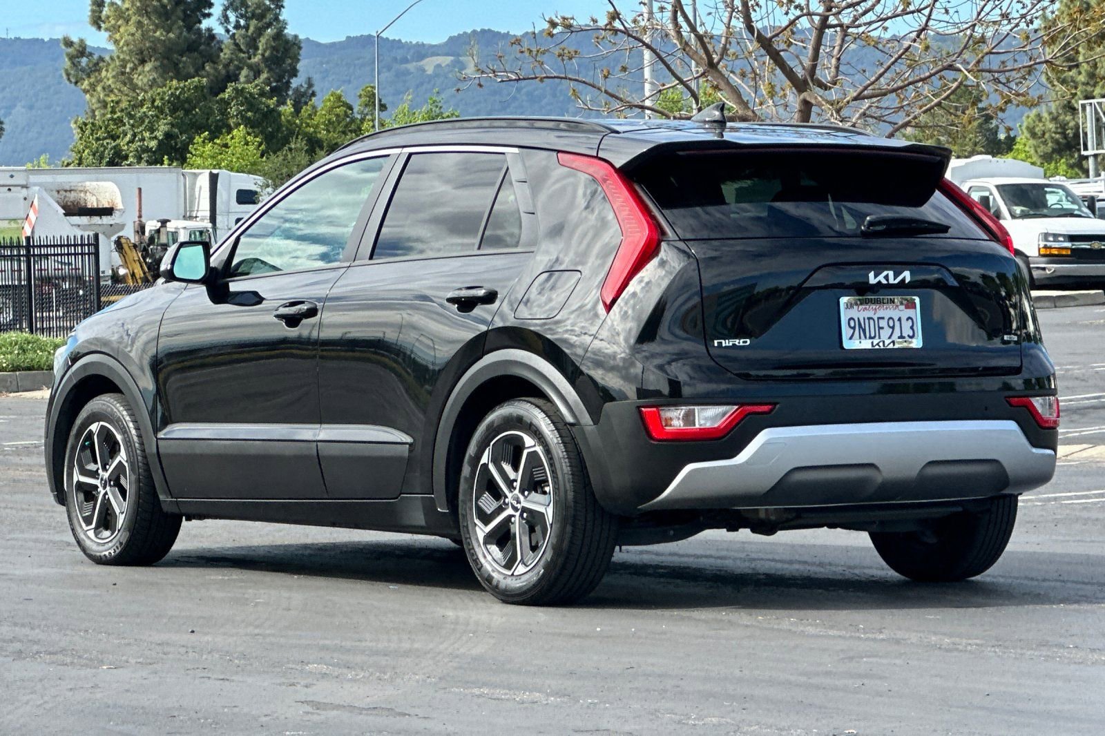 Used 2023 Kia Niro EX image 6