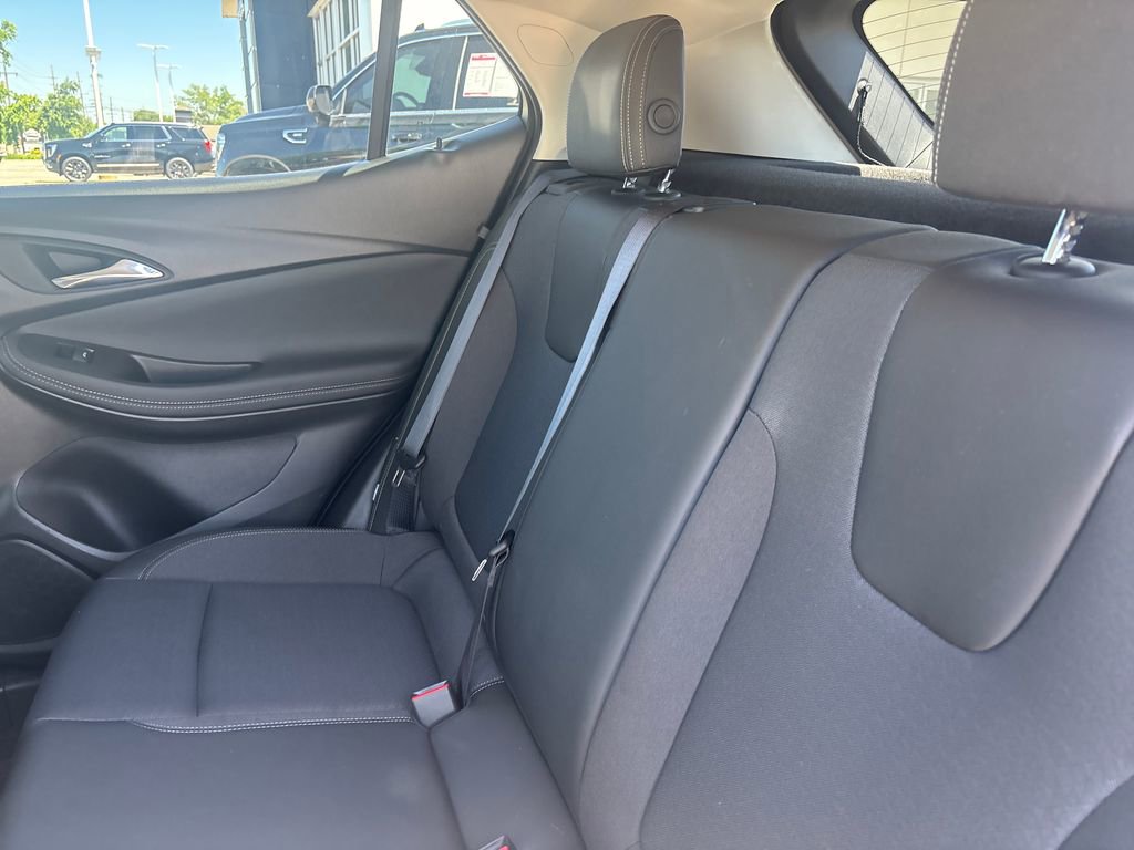 Used 2023 Buick Encore GX Preferred w/ Cold Weather Comfort Package FWD image 31