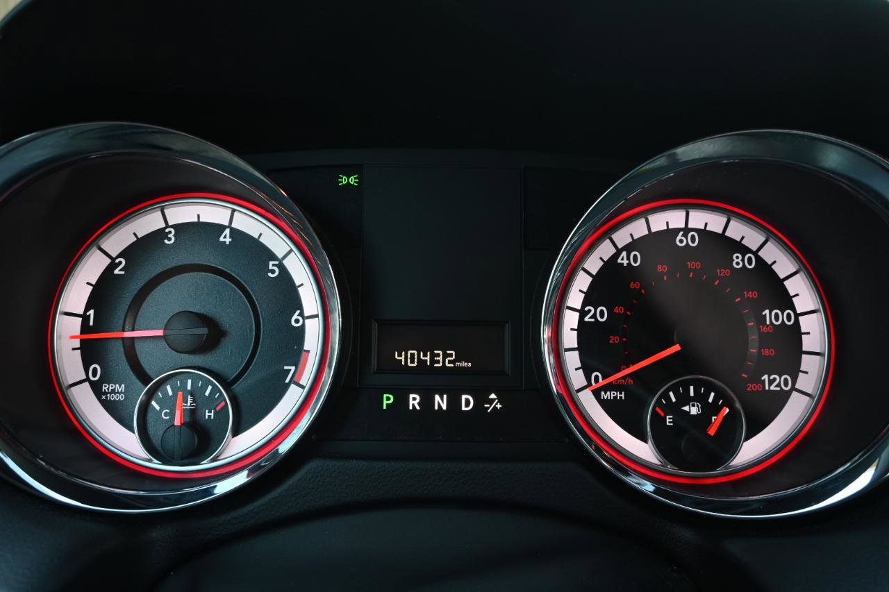 Used 2016 Dodge Grand Caravan SE image 3