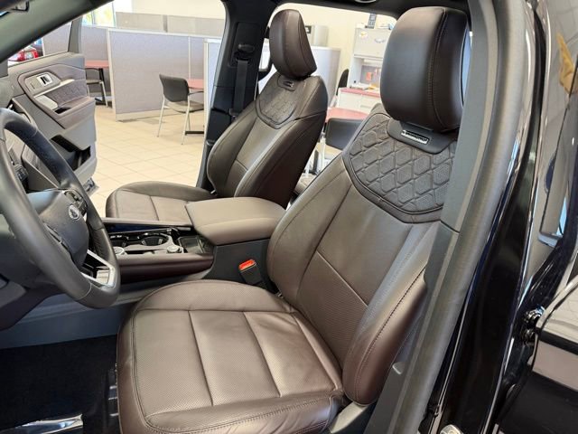 Used 2025 Ford Explorer Platinum w/ Ultimate Package AWD/4WD image 16