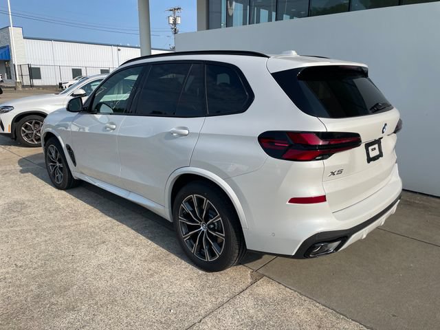 New 2026 BMW X5 xDrive40i w/ M Sport Package AWD/4WD image 3