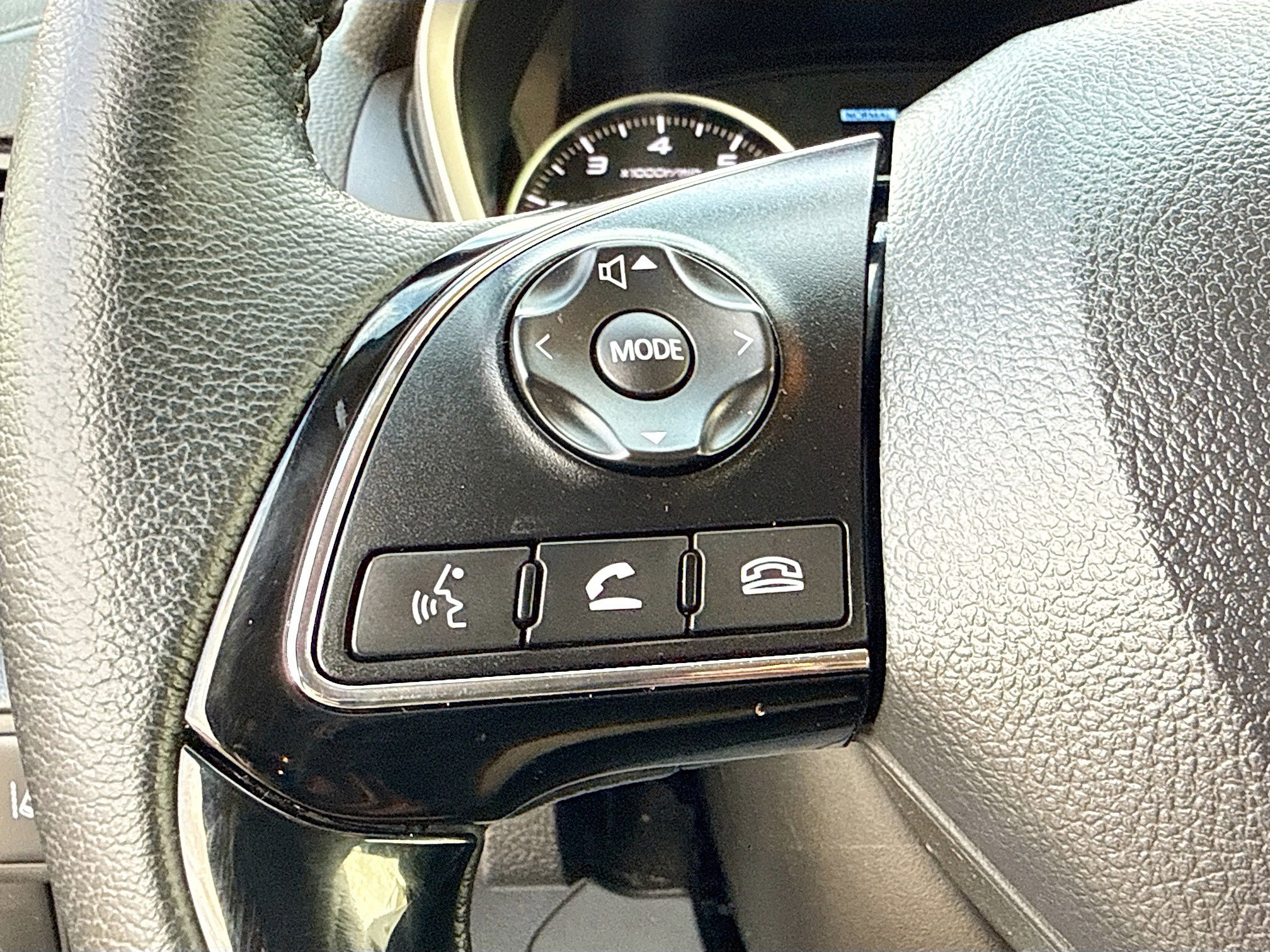 Used 2025 Mitsubishi Eclipse Cross Black Edition image 35