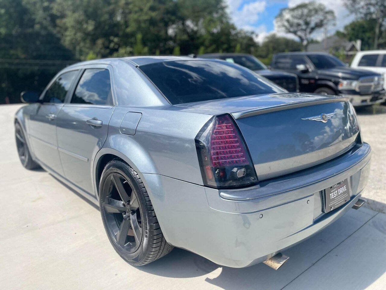 Used 2006 Chrysler 300 SRT8 w/ SRT Option Group II RWD image 5