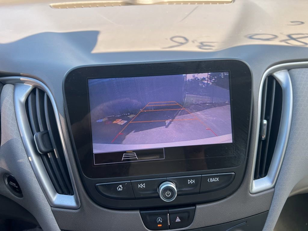 Used 2022 Chevrolet Malibu LT FWD image 11