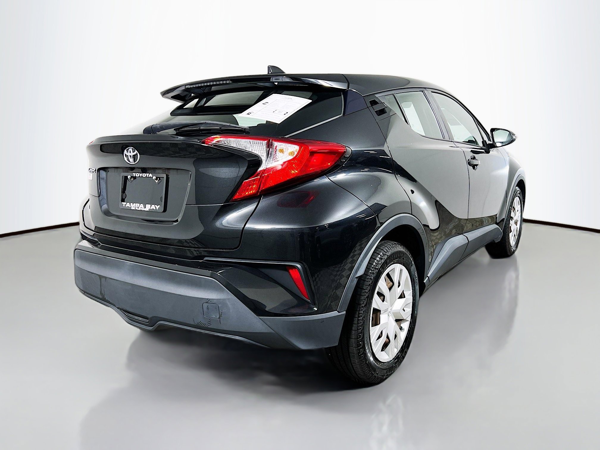 Used 2021 Toyota C-HR LE image 4