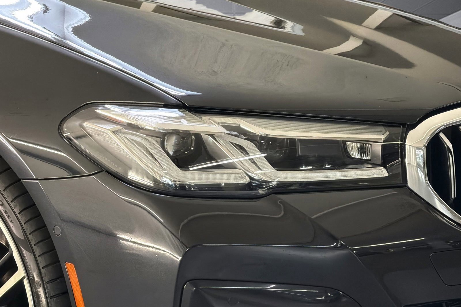 Used 2023 BMW 530e w/ M Sport Package image 10