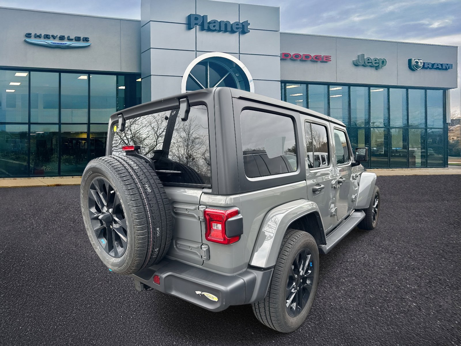 Used 2023 Jeep Wrangler Unlimited Sahara w/ Cold Weather Group image 2