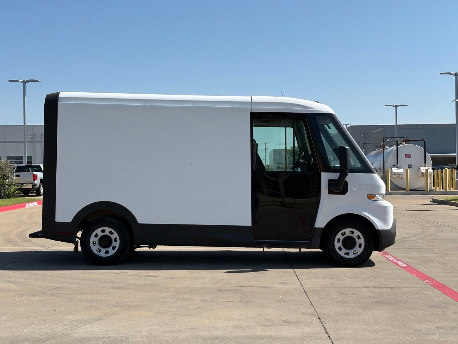 Used 2024 Chevrolet Brightdrop 400 w/ Commercial Equipment Package AWD/4WD image 8