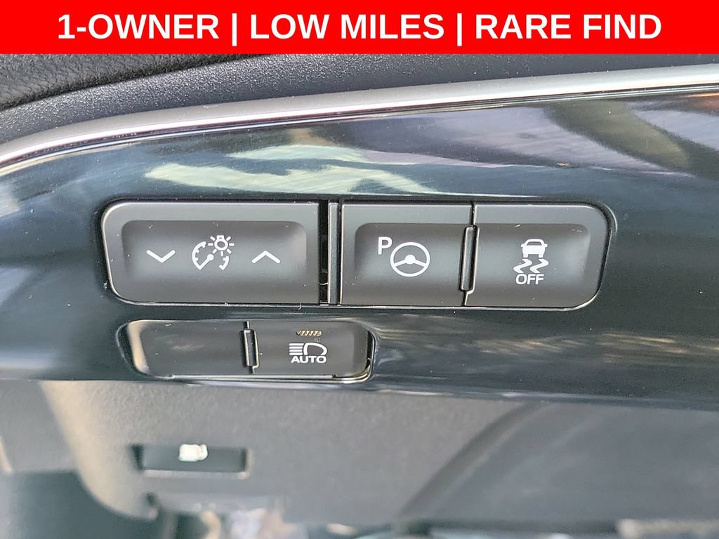 Used 2022 Toyota Prius LE FWD image 24