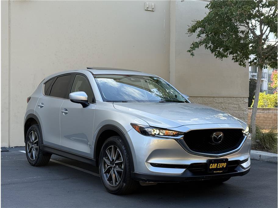 Used 2018 MAZDA CX-5 Touring w/ Preferred Equipment Package FWD image 3
