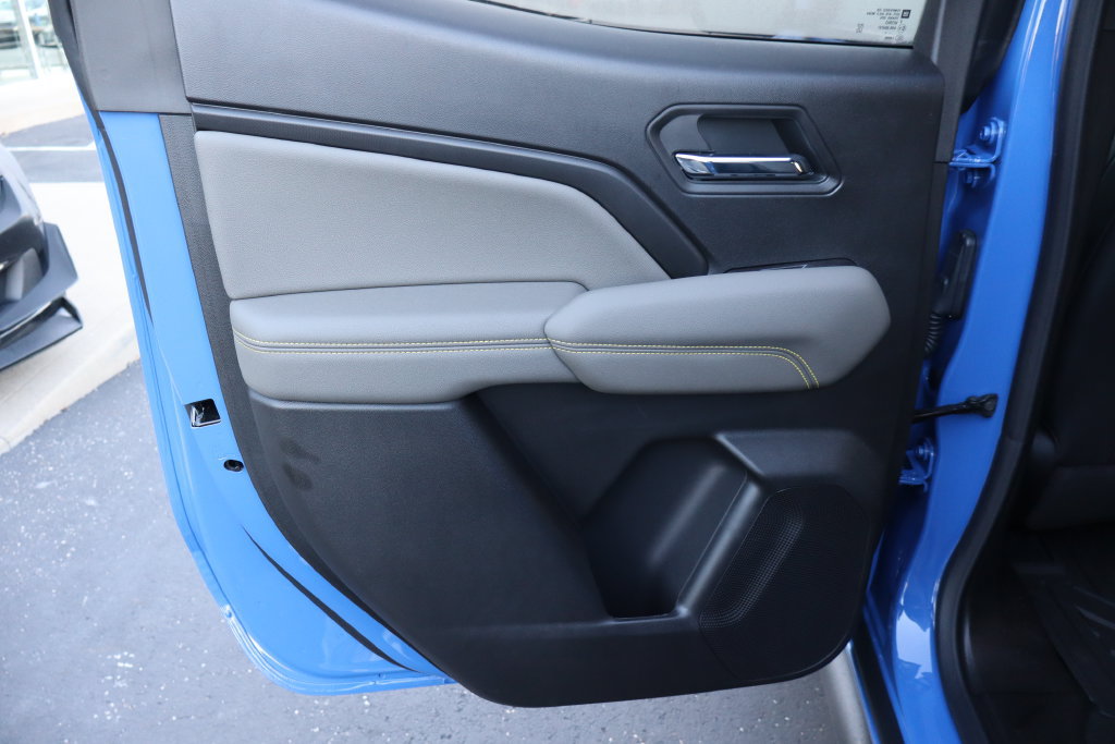 Used 2025 Chevrolet Colorado ZR2 w/ Technology Package AWD/4WD image 30